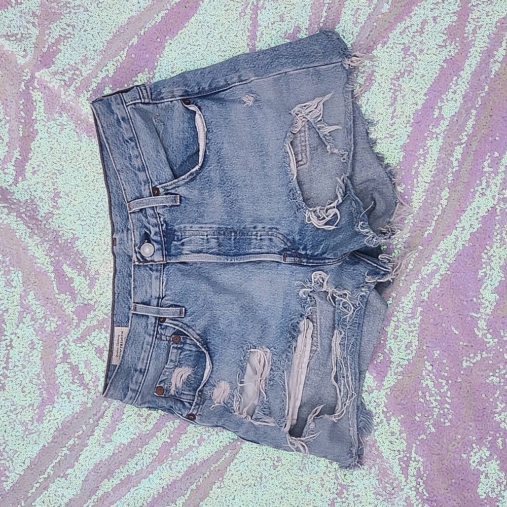 Levi's Distressed Women's Jean Shorts 501 VINTAGE Size 28! NWOT